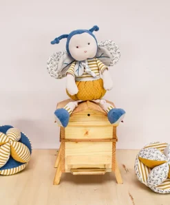 Doudou et Compagnie Balle d'éveil bébé avec Hochet intégré - Pollen l'abeille en coton BIO - 15 cm - Modèle aléatoire><noscript><img width=