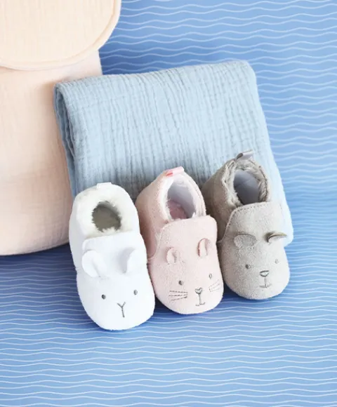 Doudou et Compagnie Coffret chaussons Bébé roses - 0/6 mois> Chaussons