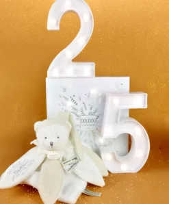Doudou et Compagnie Doudou plat pétales Ours Blanc - 25 cm - Collection Anniversaire><noscript><img width=