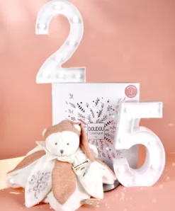 Doudou et Compagnie Doudou plat pétales Ours Rose - 25 cm - Collection Anniversaire><noscript><img width=