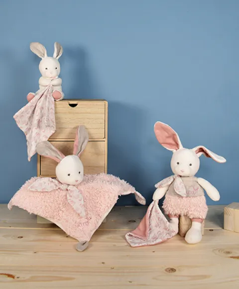Doudou et Compagnie Lapin peluche écrue avec mouchoir rose en coton BIO - 22 cm> Doudou Mouchoir|Doudous En Coton Bio